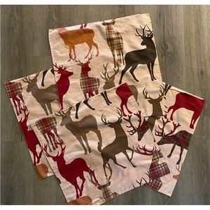 4 Christmas Reindeer Cloth Dinner Napkins Brown Multicolor 19x19‎ Excellent Cond